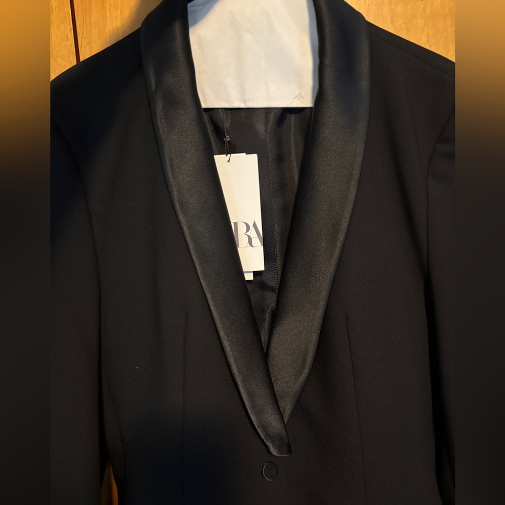 Zara Women’s Satin Lapel Tuxedo Blazer - size Medium